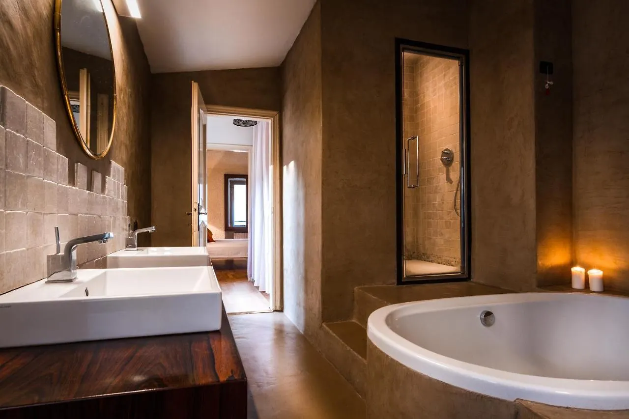 Cernobbio Art Apartment Италия